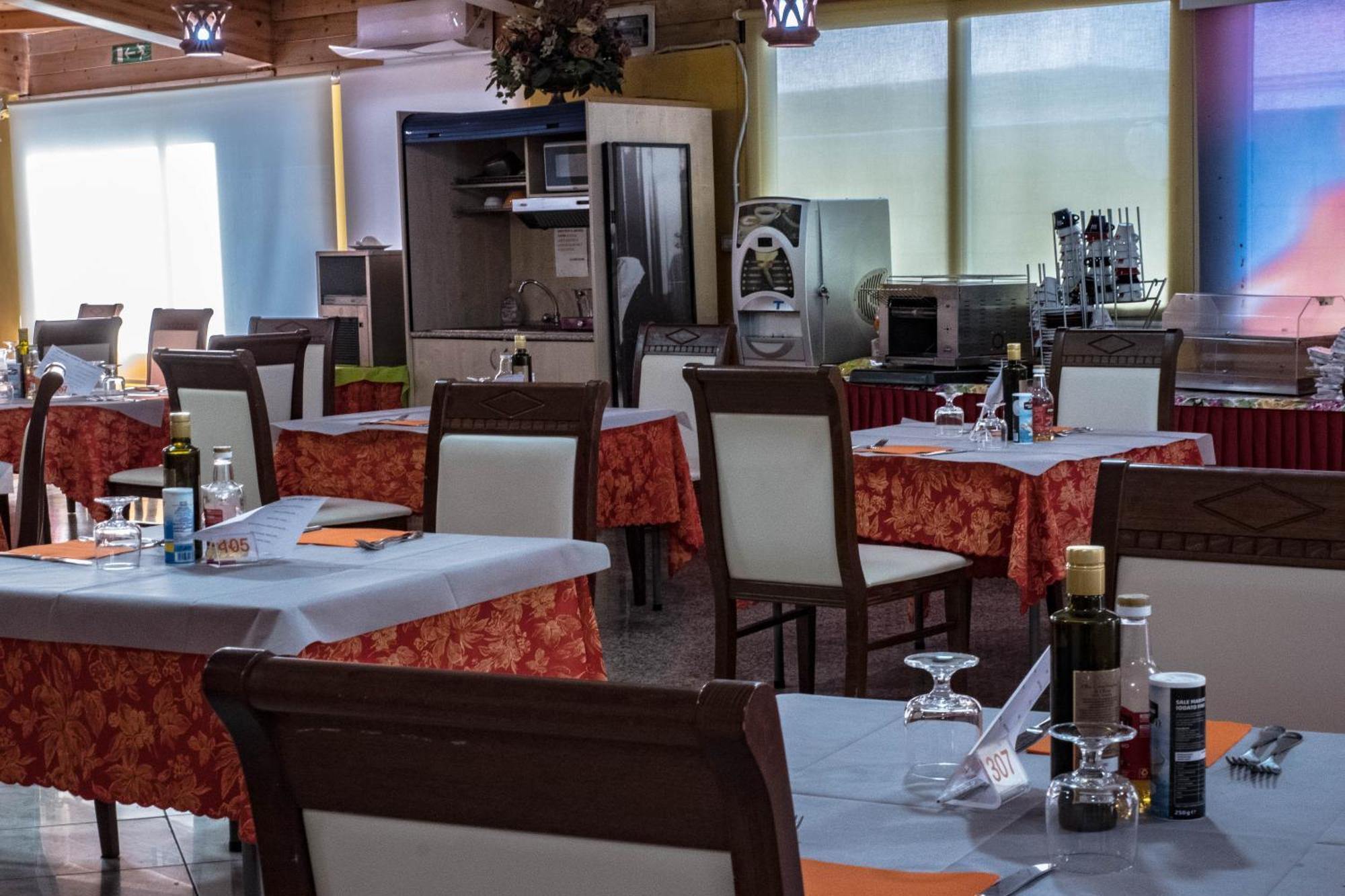 Hotel Albatros Roseto Degli Abruzzi Buitenkant foto