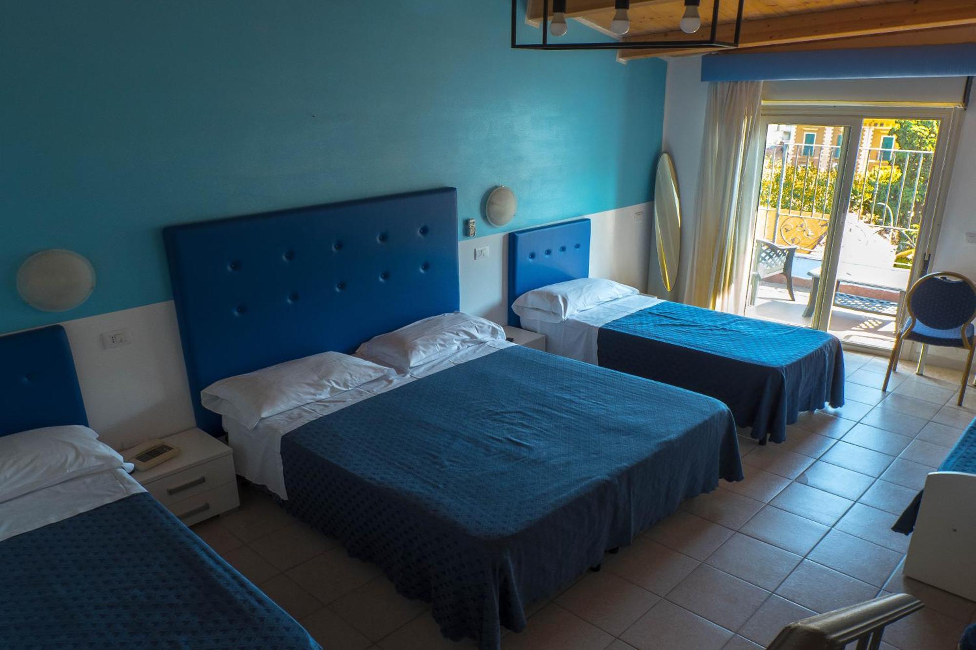 Hotel Albatros Roseto Degli Abruzzi Buitenkant foto