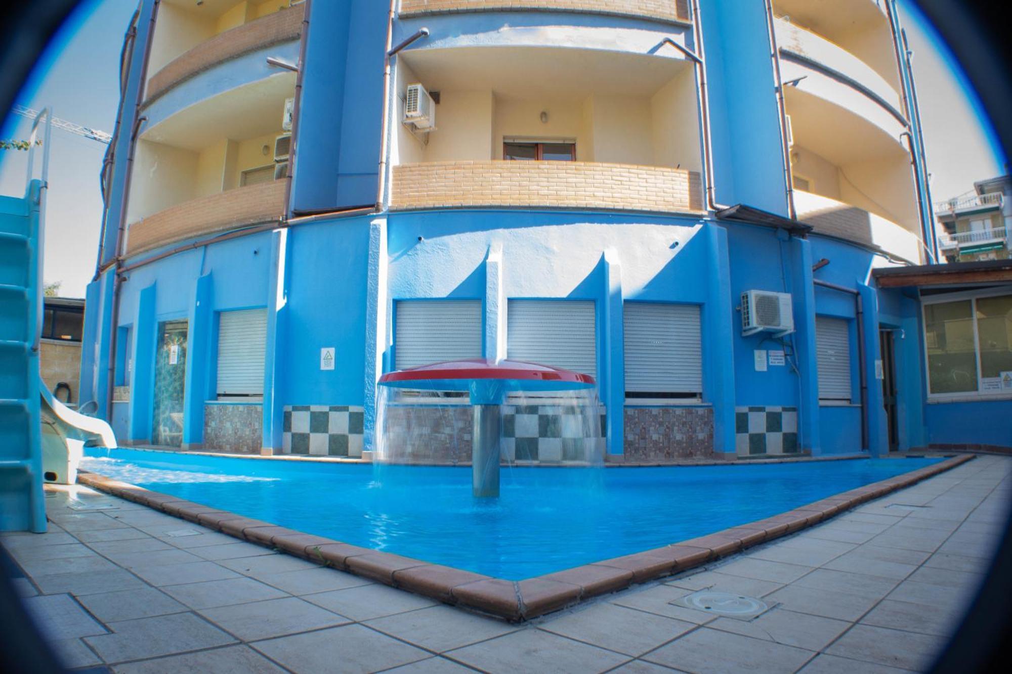 Hotel Albatros Roseto Degli Abruzzi Buitenkant foto