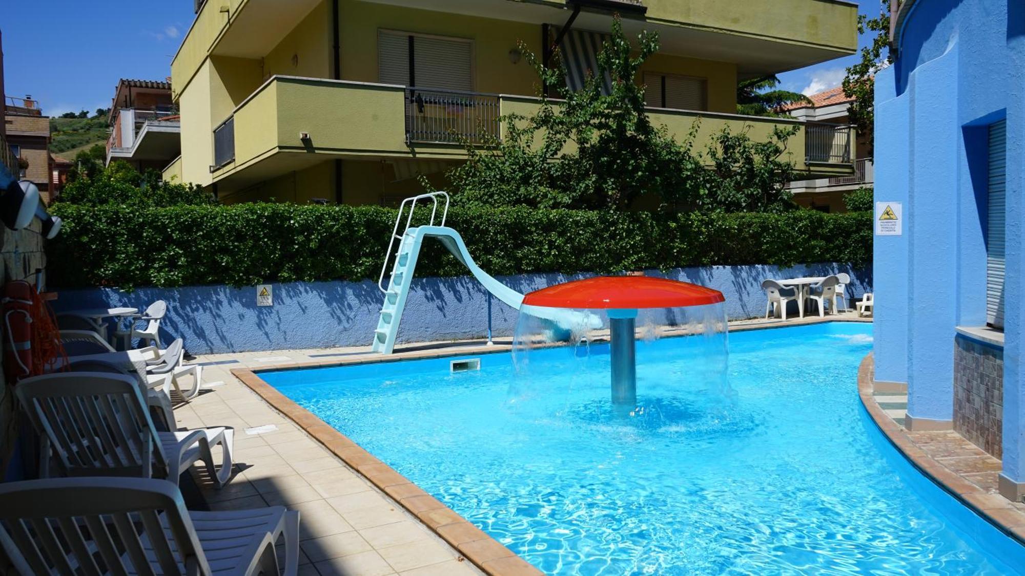 Hotel Albatros Roseto Degli Abruzzi Buitenkant foto