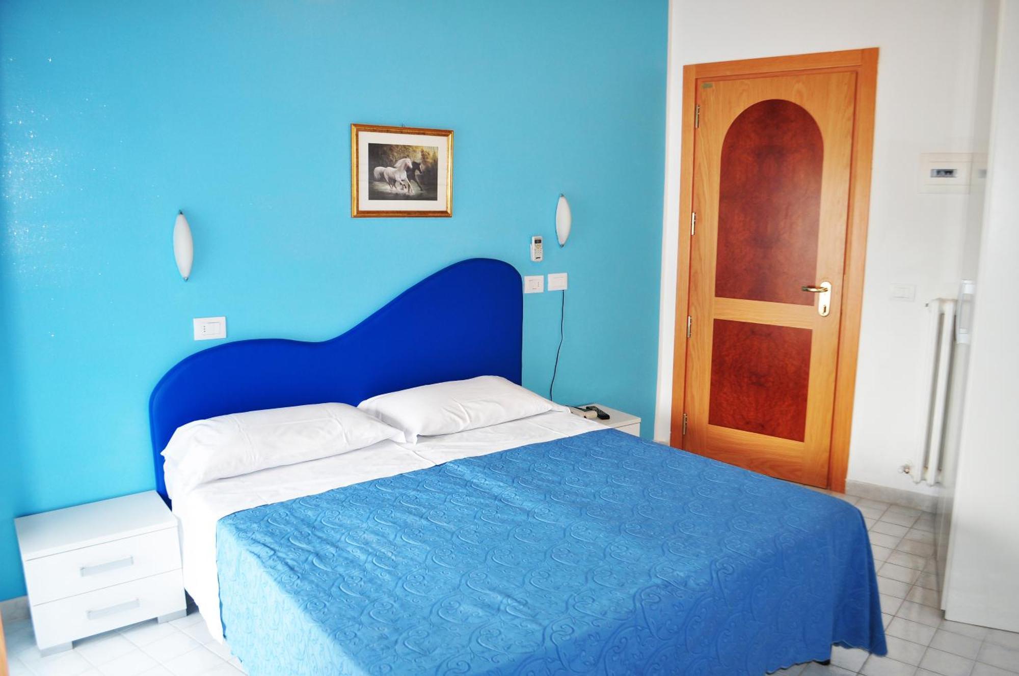 Hotel Albatros Roseto Degli Abruzzi Buitenkant foto