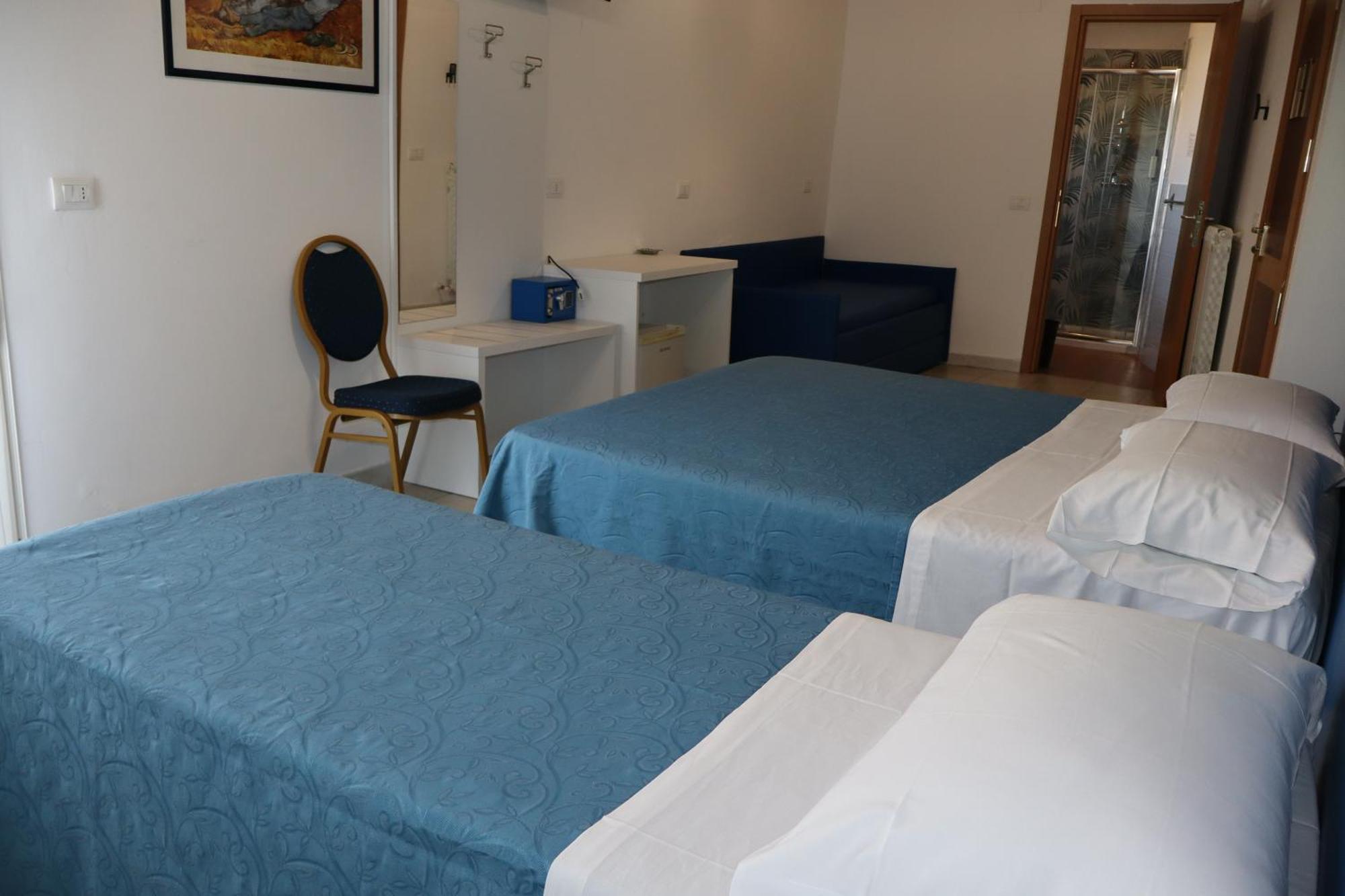Hotel Albatros Roseto Degli Abruzzi Buitenkant foto